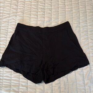 Old Navy Women's Black Flowy Shorts